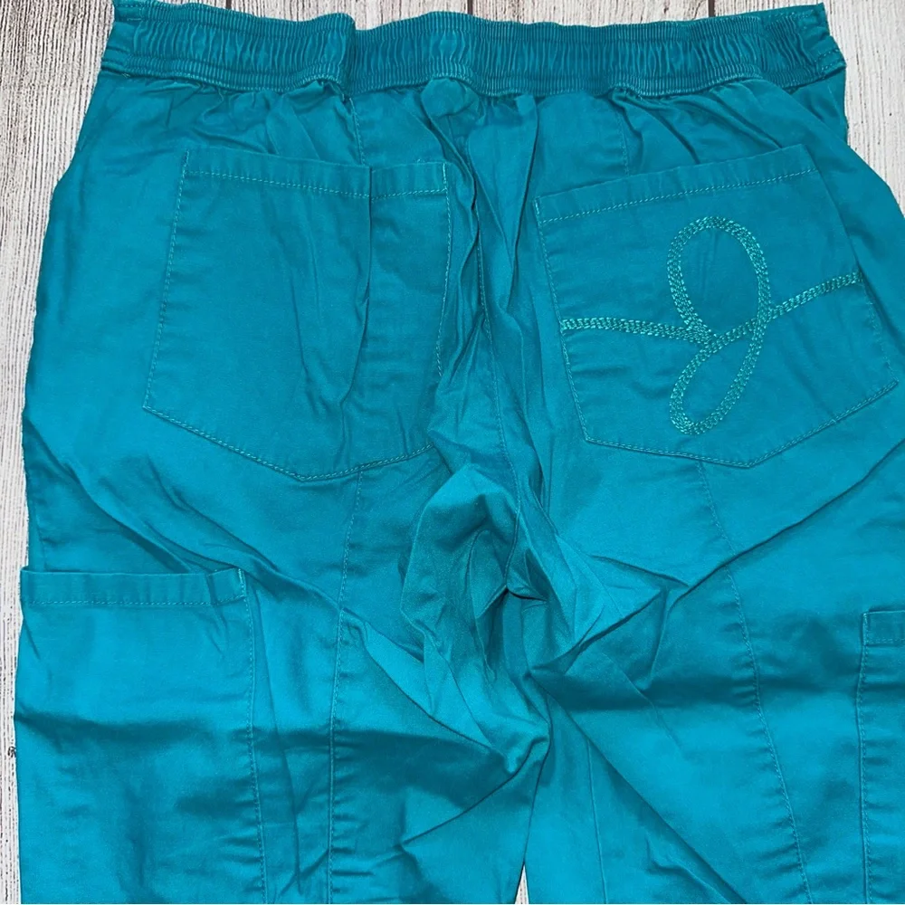 Jaanuu Turquoise Scrub Set - Picture 13 of 16